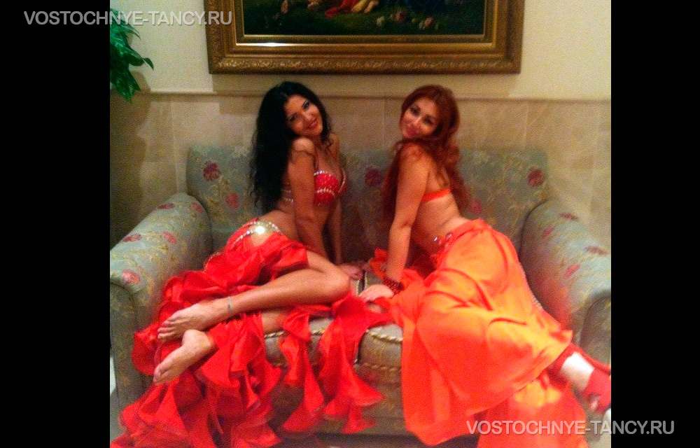 красивые восточные танцовщицы